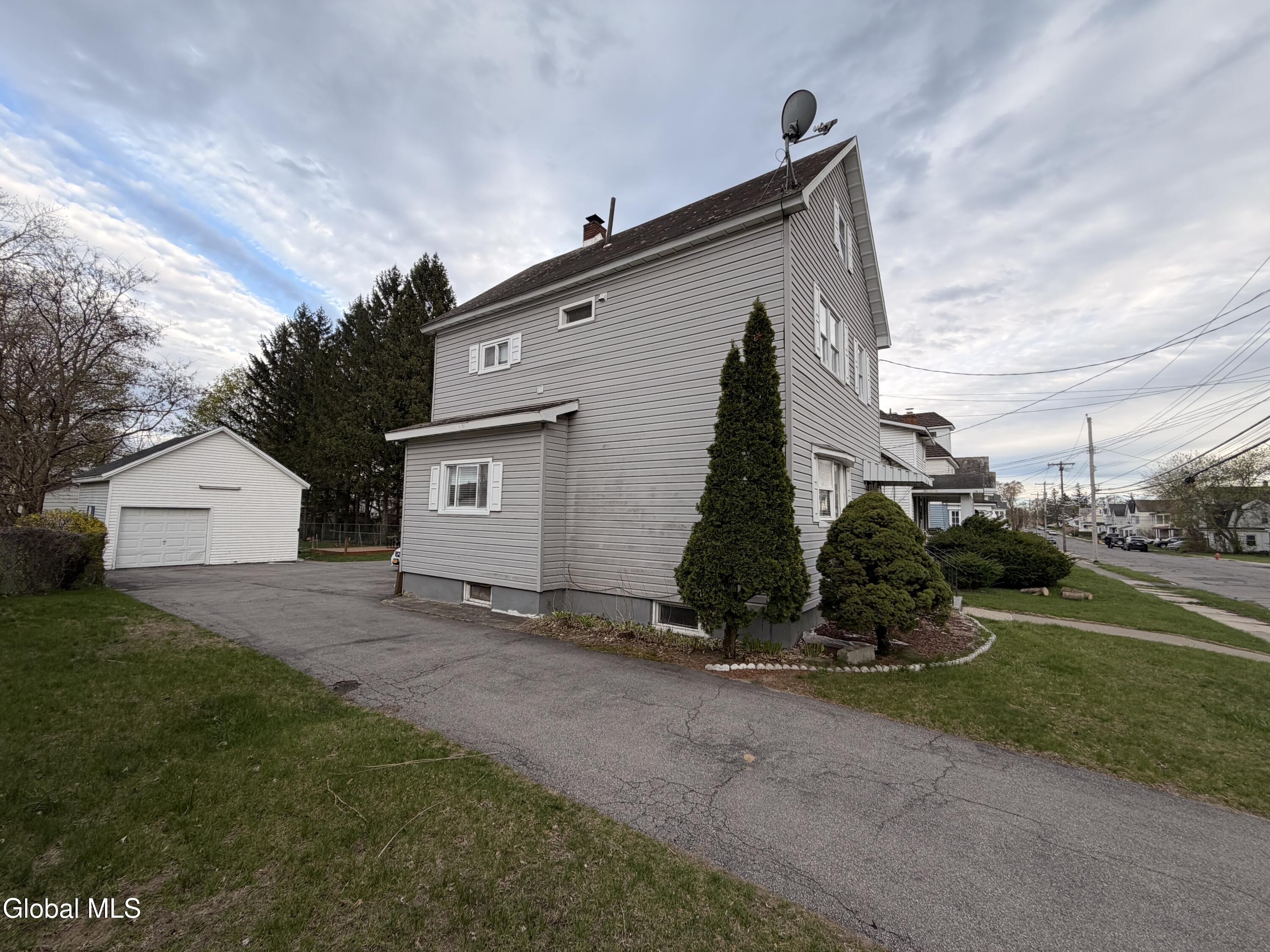 1025 Hegeman Street Schenectady NY 12306