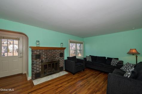 2814 Halsey Drive Schenectady NY 12304