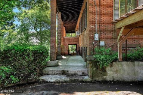 962 Main Street Clifton Park NY 12065