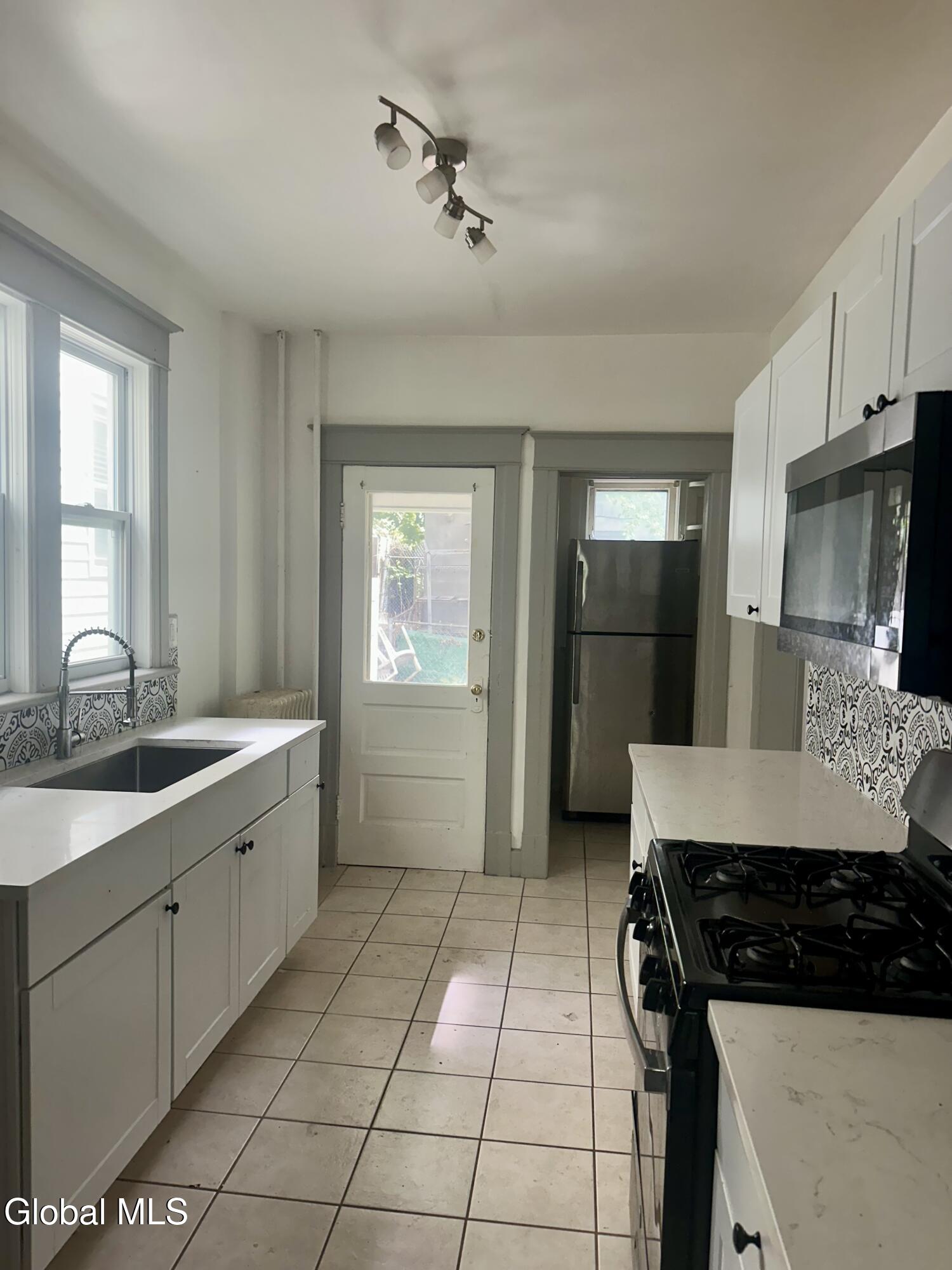661 Myrtle Avenue Albany NY 12208