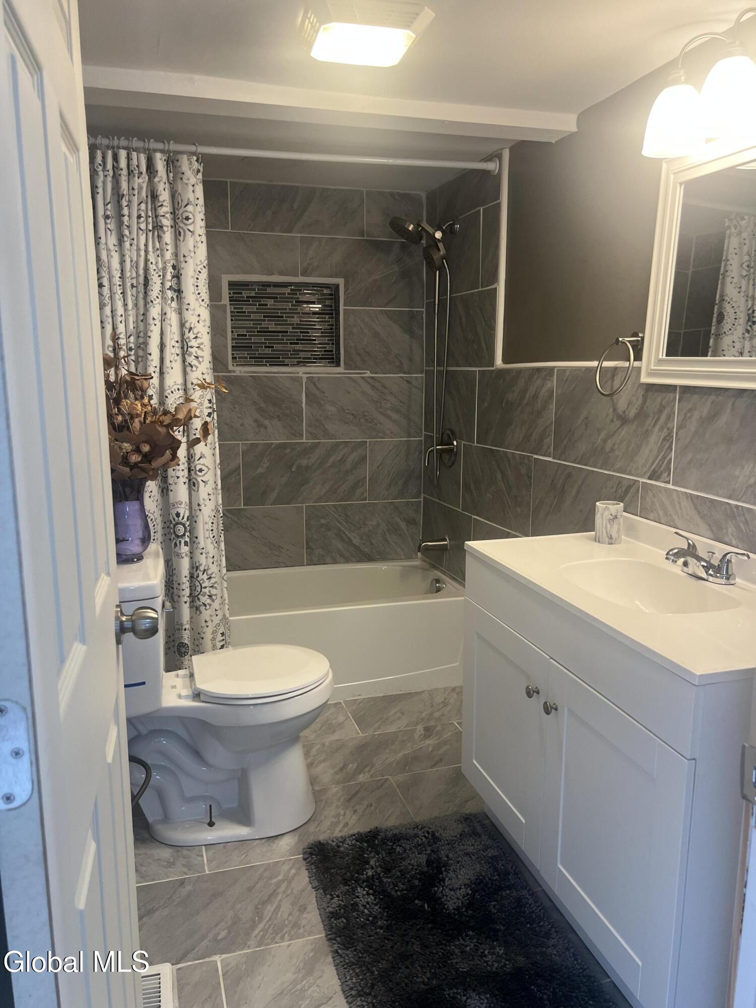 127 Clayton Road Schenectady NY 12304