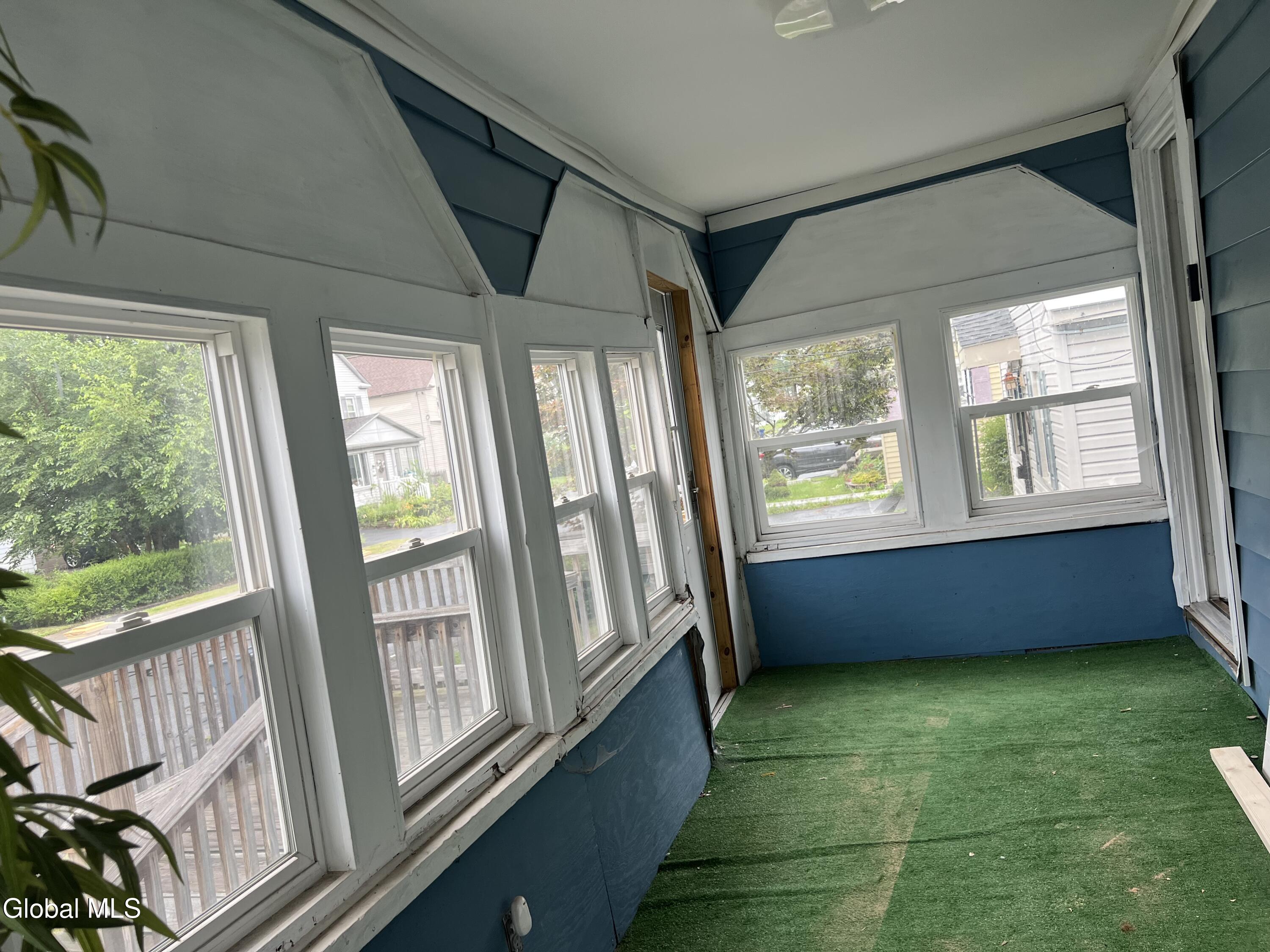 127 Clayton Road Schenectady NY 12304