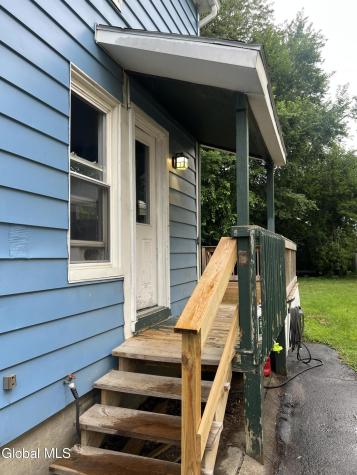 127 Clayton Road Schenectady NY 12304