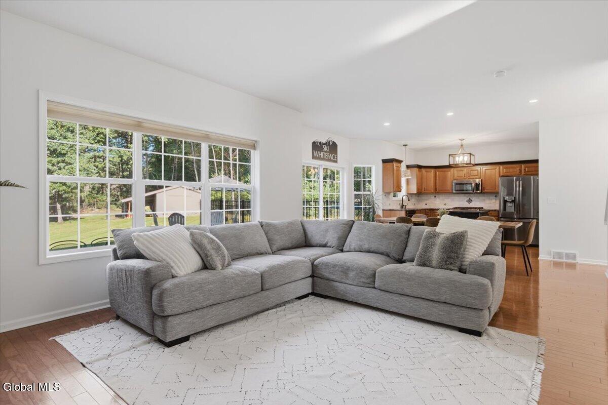 20 Westberry Way Queensbury NY 12804