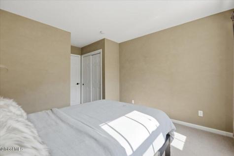 20 Westberry Way Queensbury NY 12804