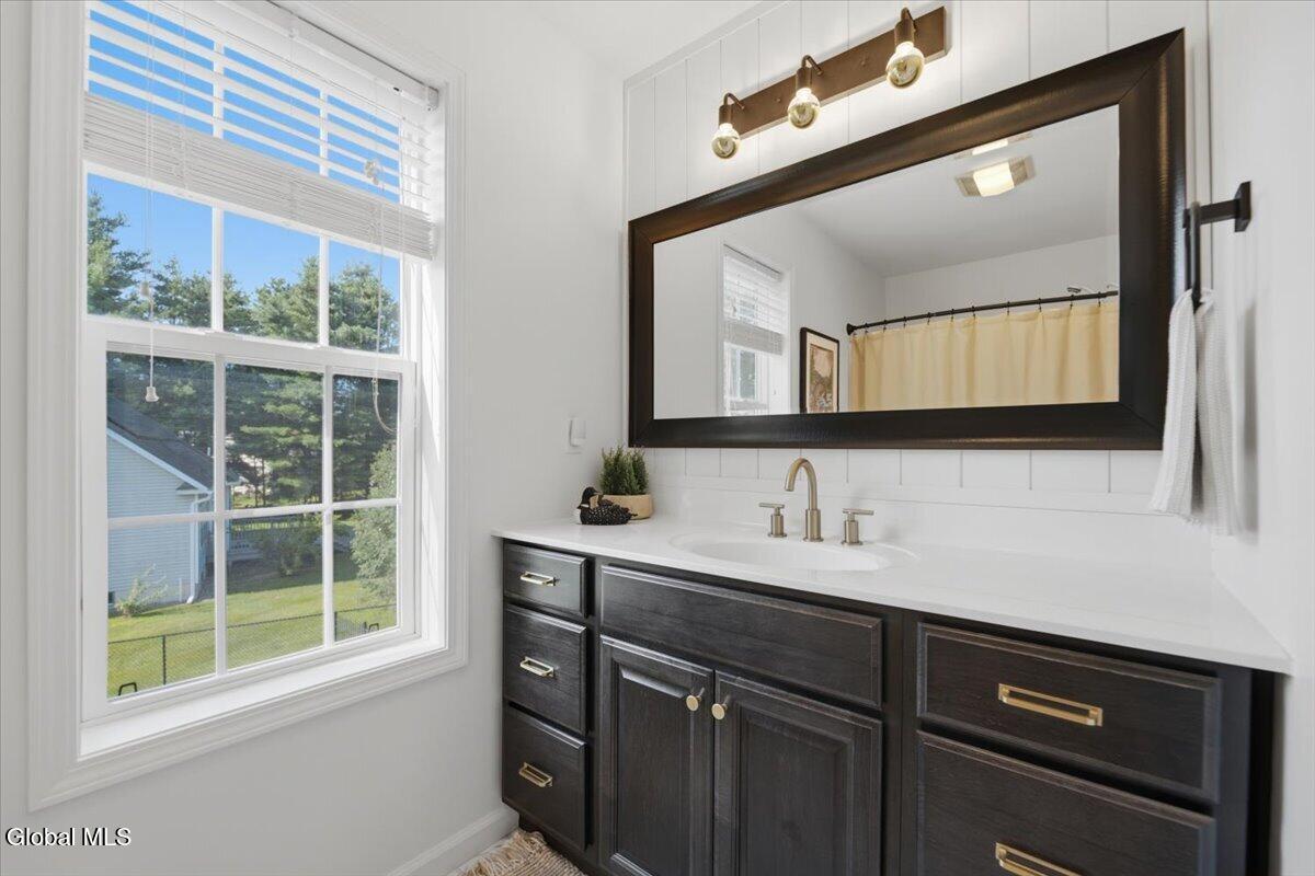 20 Westberry Way Queensbury NY 12804