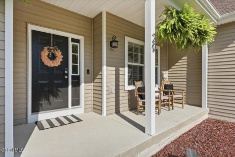 20 Westberry Way Queensbury NY 12804