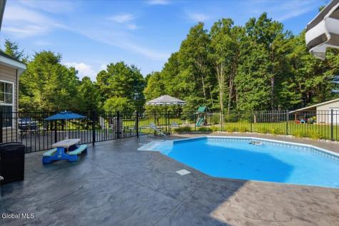 20 Westberry Way Queensbury NY 12804