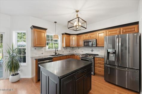 20 Westberry Way Queensbury NY 12804