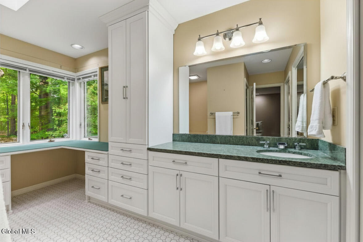 703 Maple Lane Niskayuna NY 12309