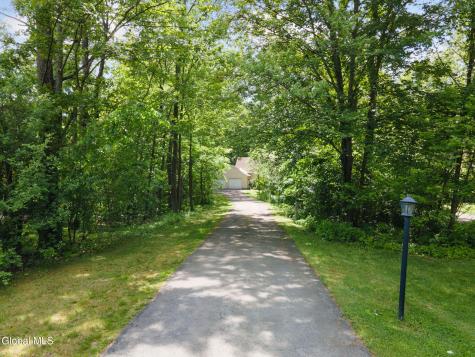 703 Maple Lane Niskayuna NY 12309