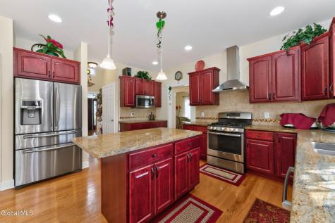 8 Peacham Road Watervliet NY 12189