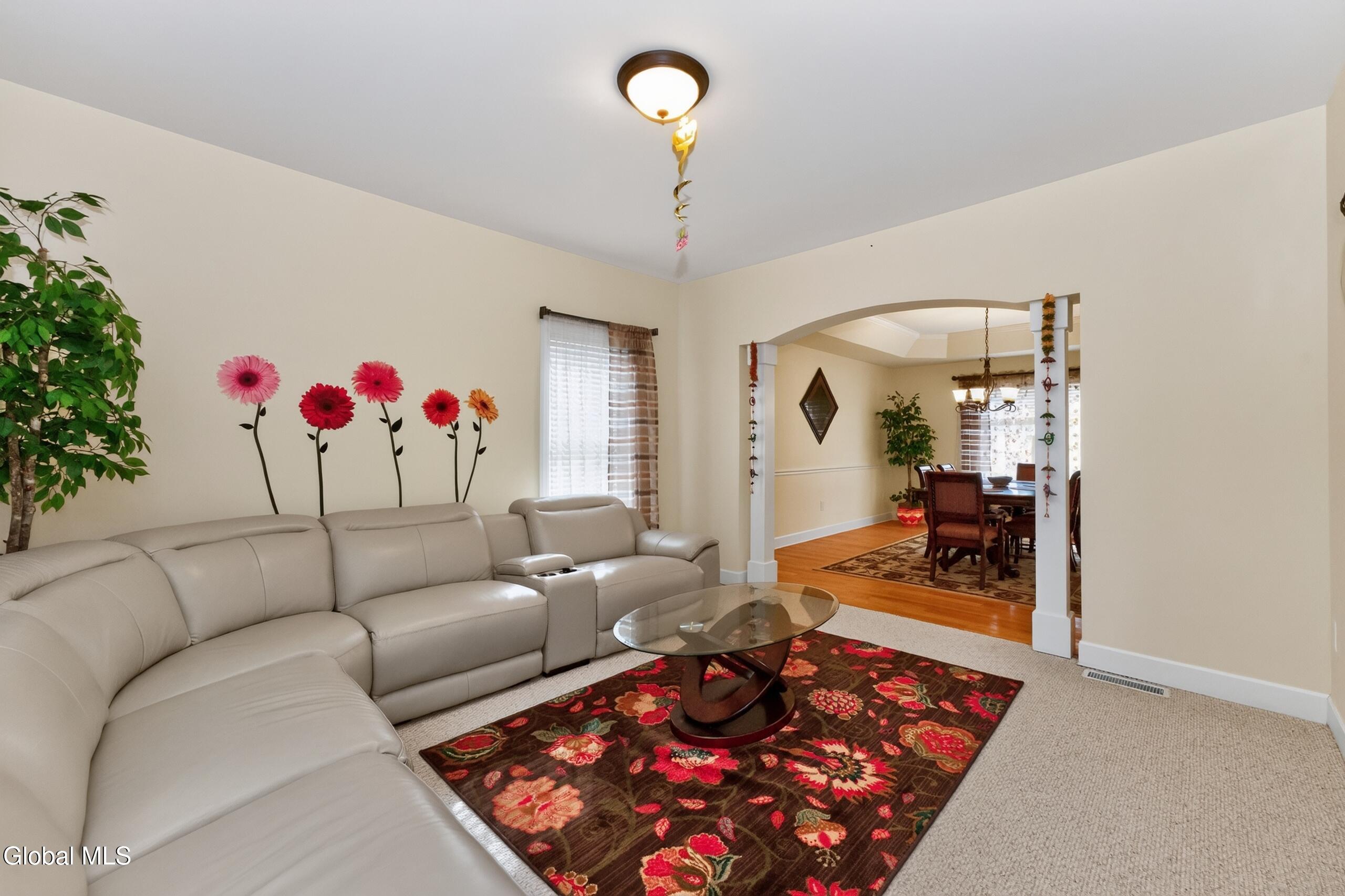 8 Peacham Road Watervliet NY 12189