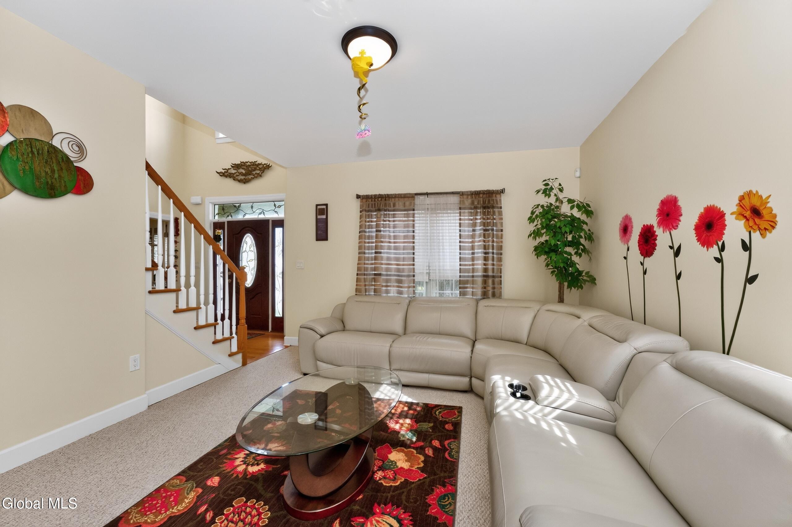 8 Peacham Road Watervliet NY 12189
