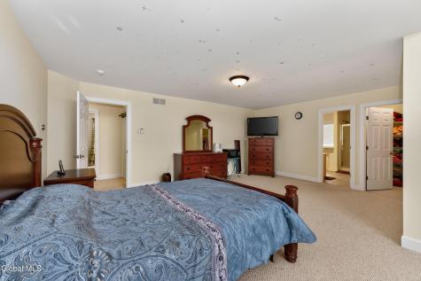8 Peacham Road Watervliet NY 12189
