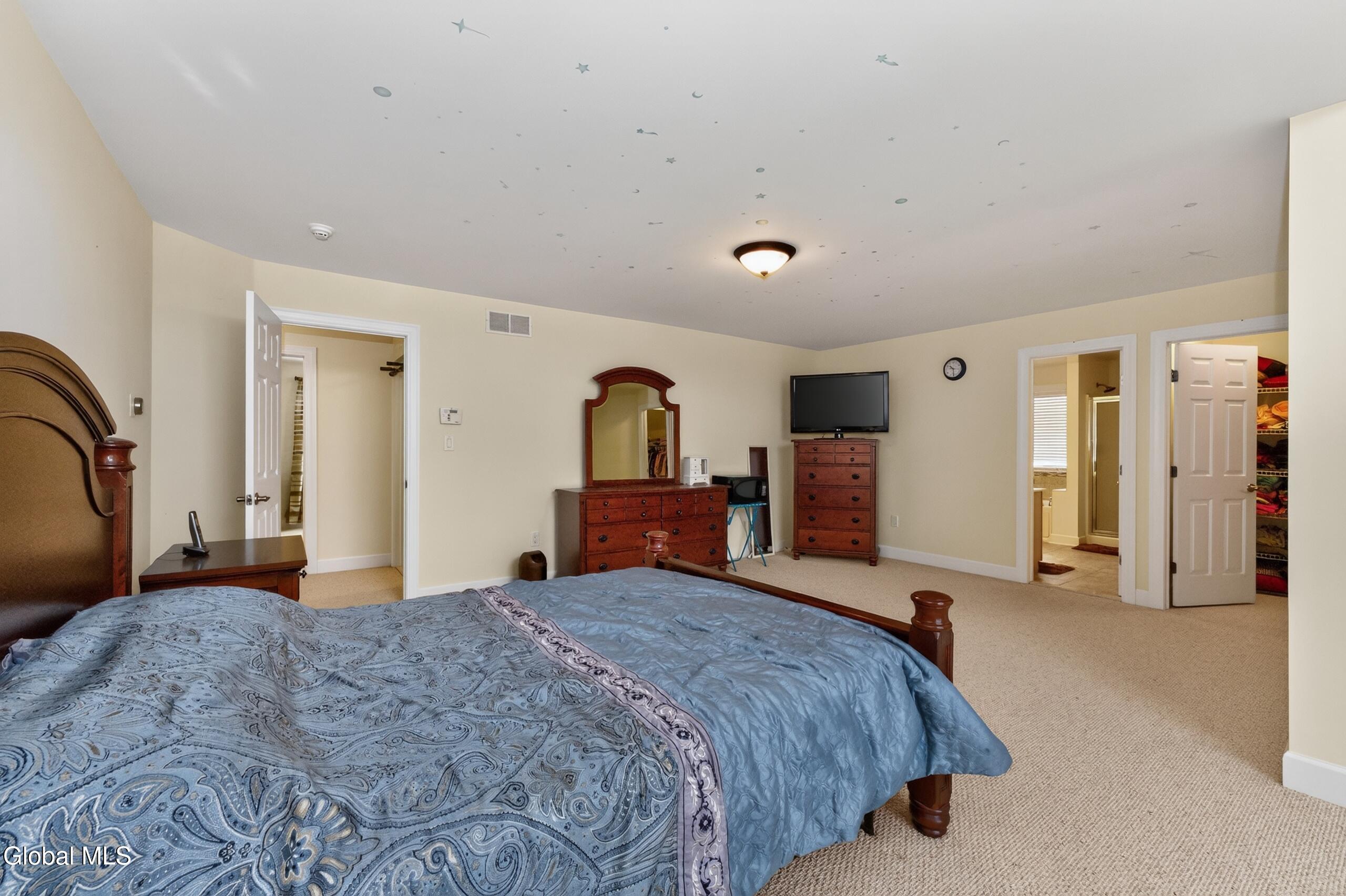 8 Peacham Road Watervliet NY 12189