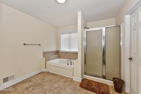 8 Peacham Road Watervliet NY 12189