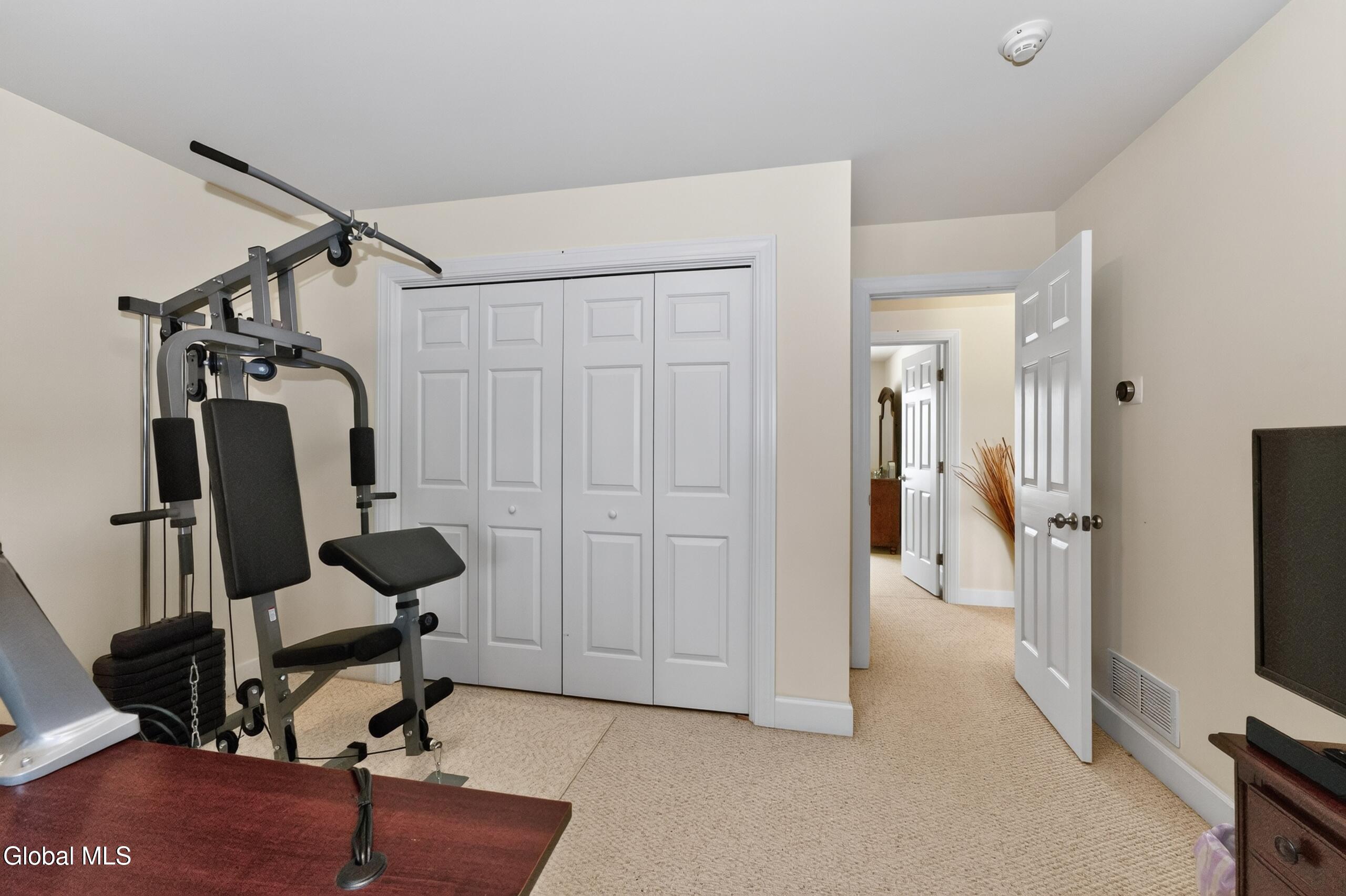 8 Peacham Road Watervliet NY 12189