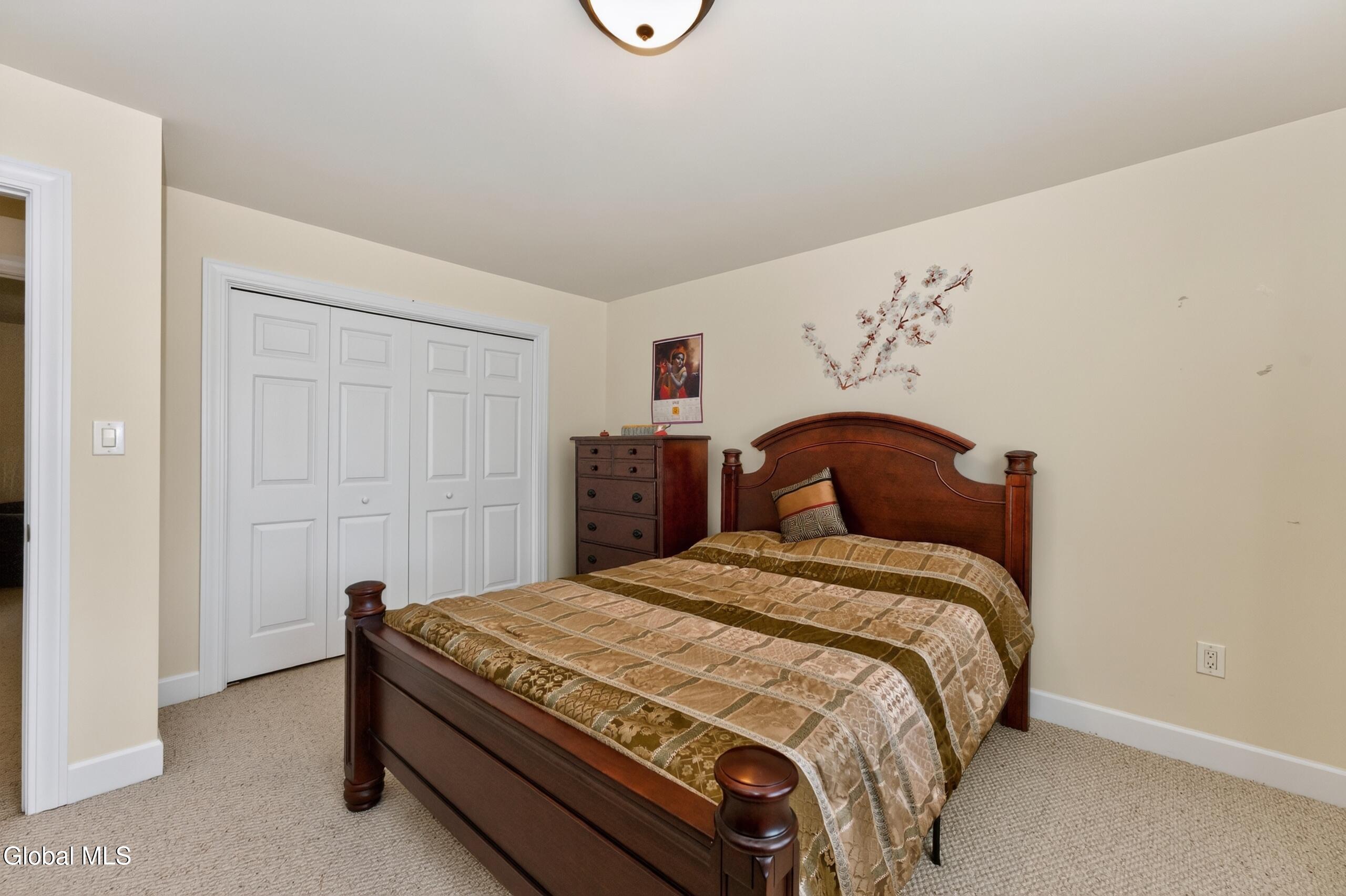 8 Peacham Road Watervliet NY 12189
