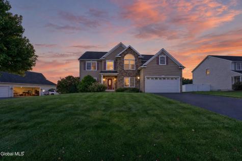 8 Peacham Road Watervliet NY 12189