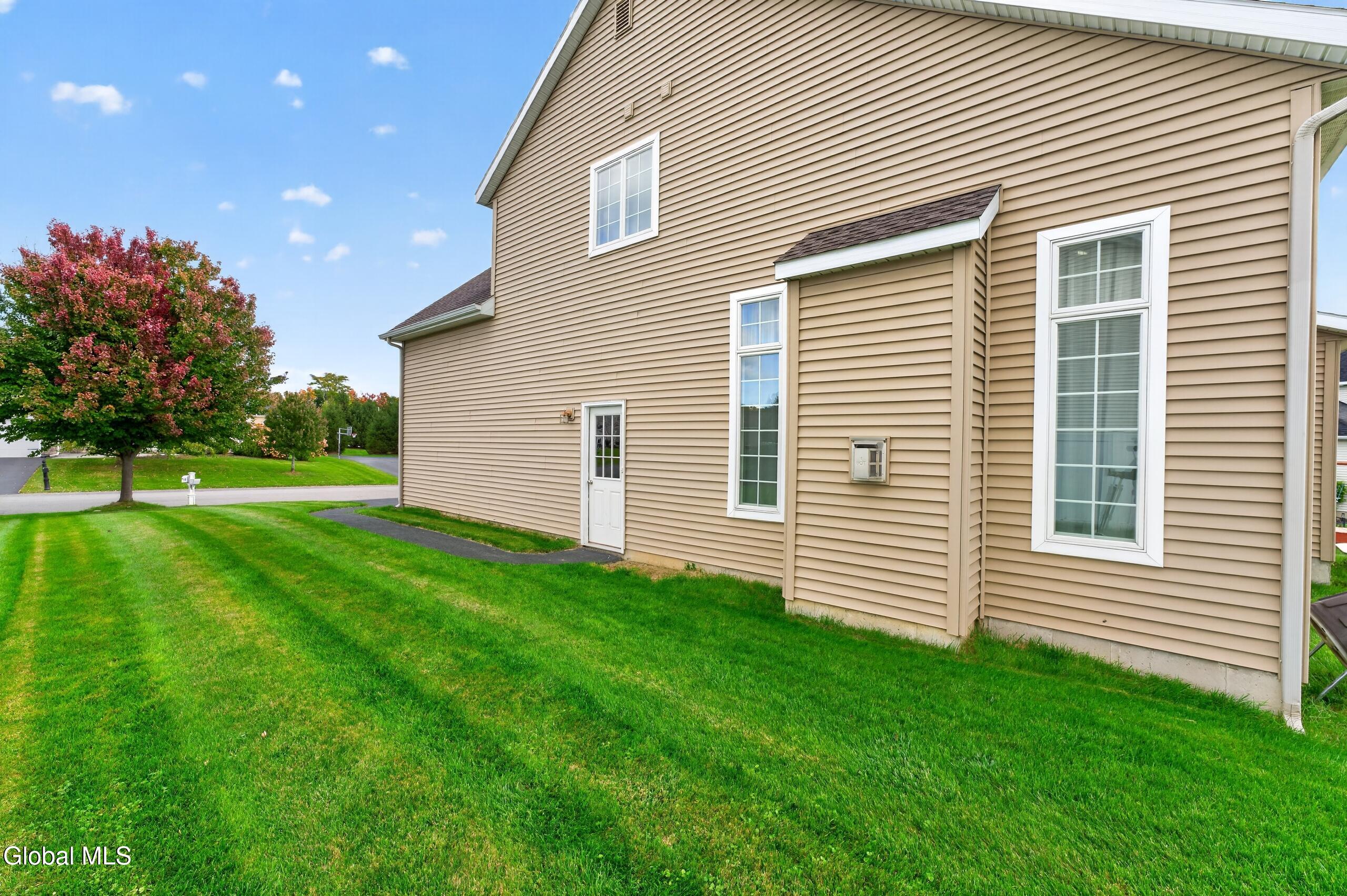 8 Peacham Road Watervliet NY 12189