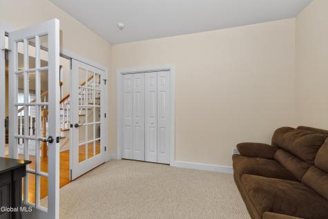 8 Peacham Road Watervliet NY 12189