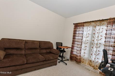 8 Peacham Road Watervliet NY 12189