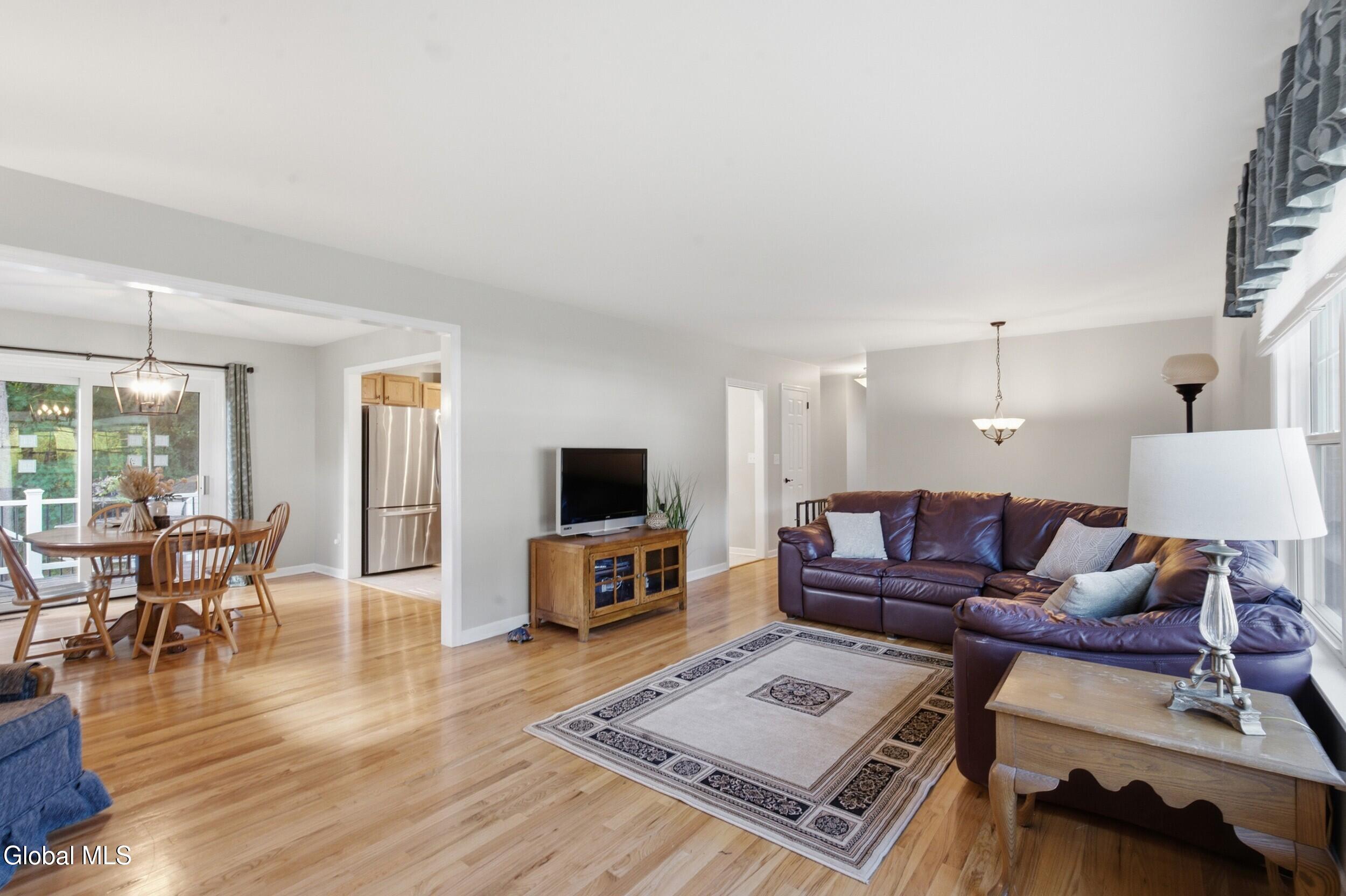 30 Hadel Road Glenville NY 12302