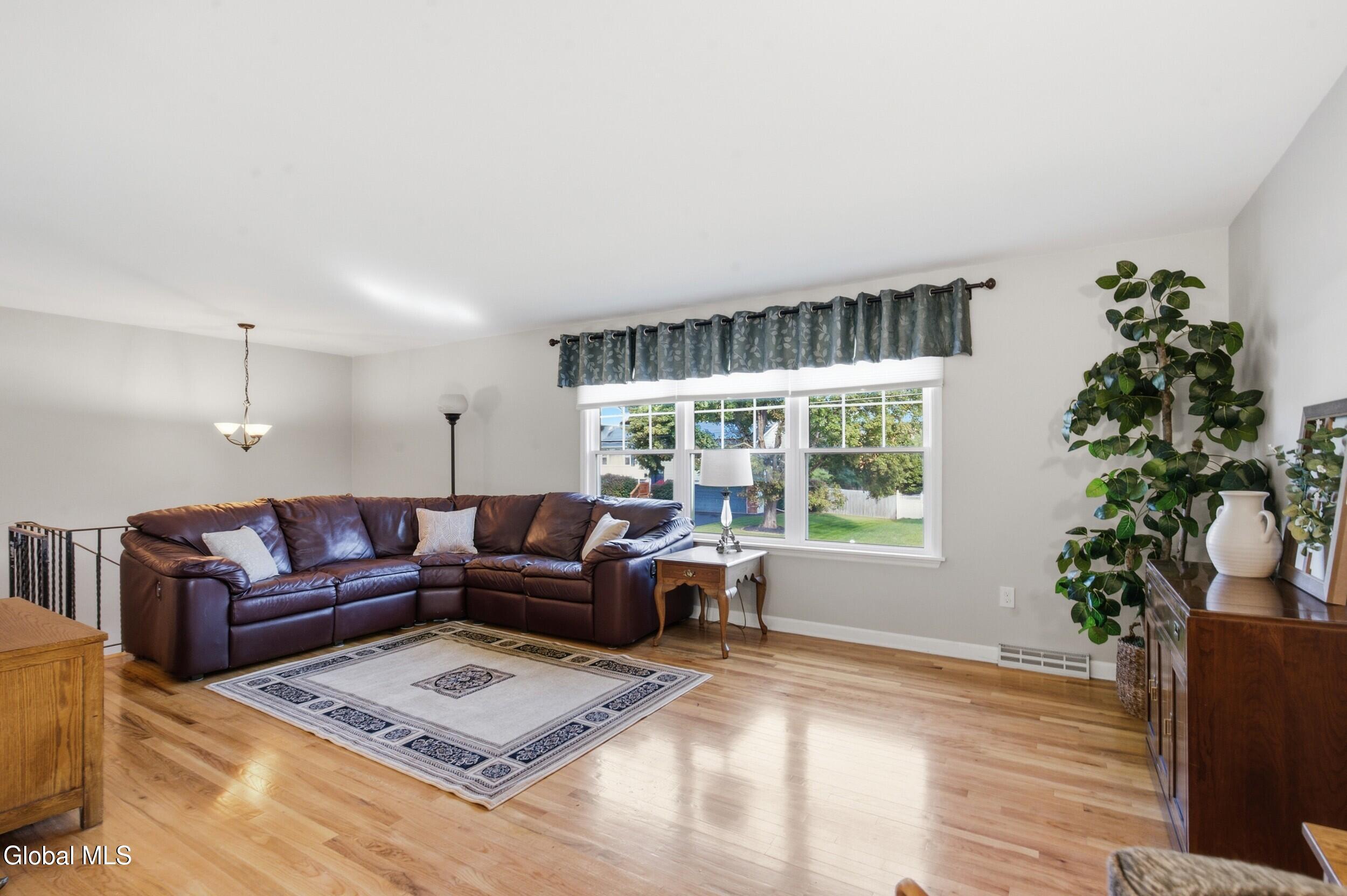 30 Hadel Road Glenville NY 12302