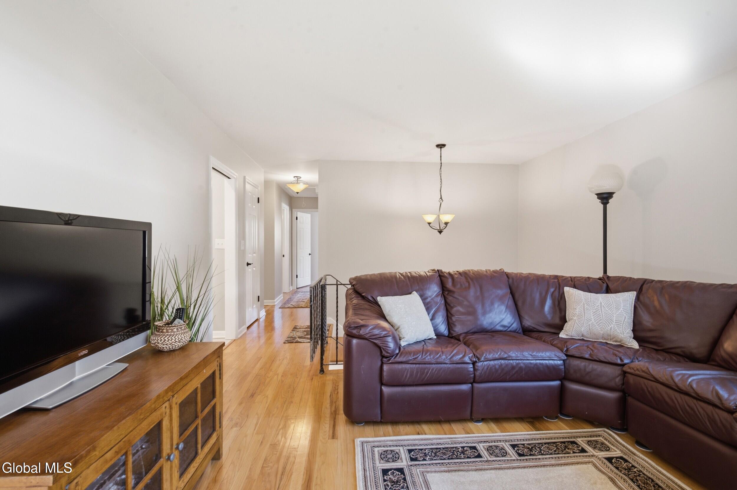30 Hadel Road Glenville NY 12302