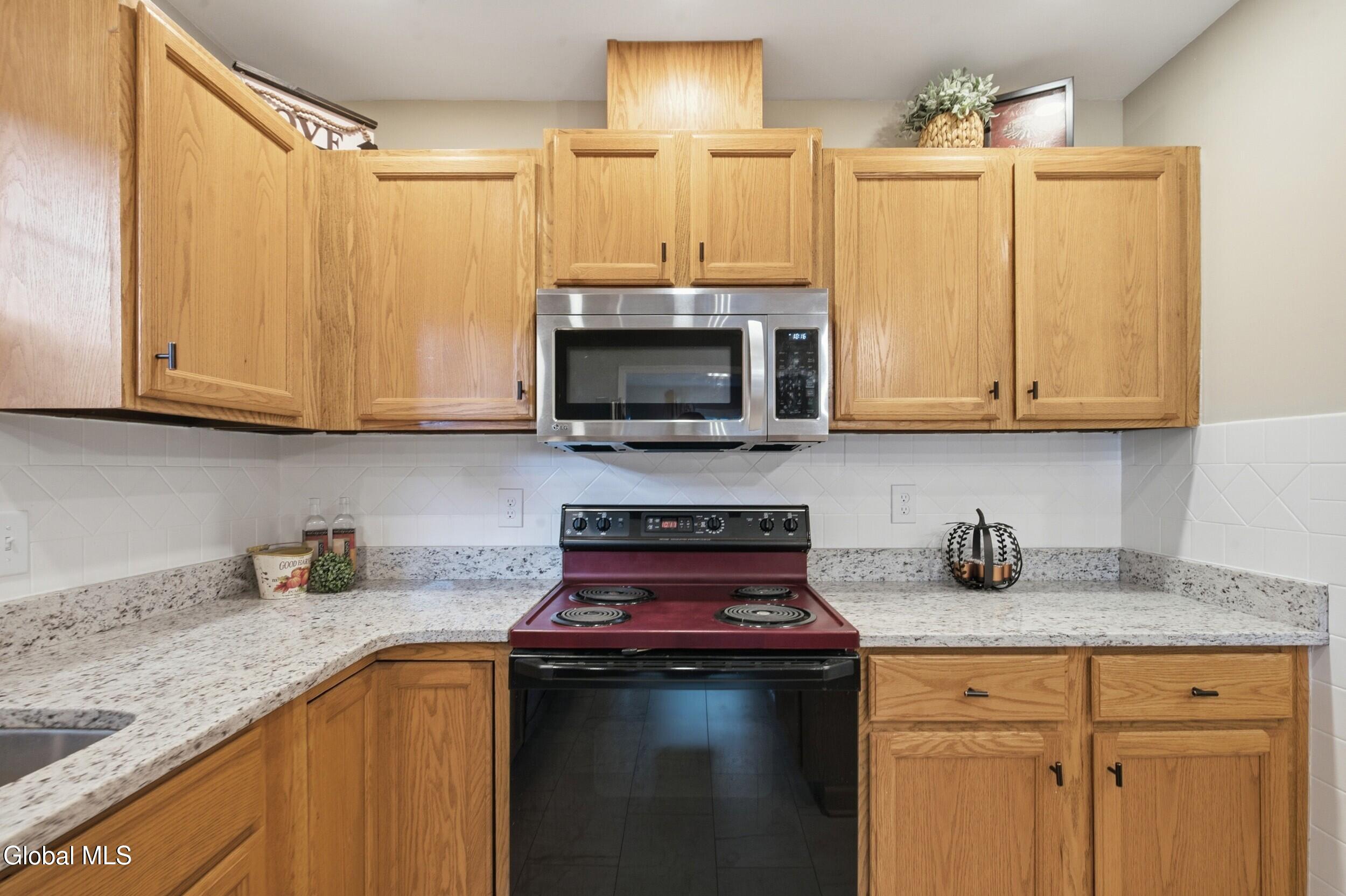 30 Hadel Road Glenville NY 12302