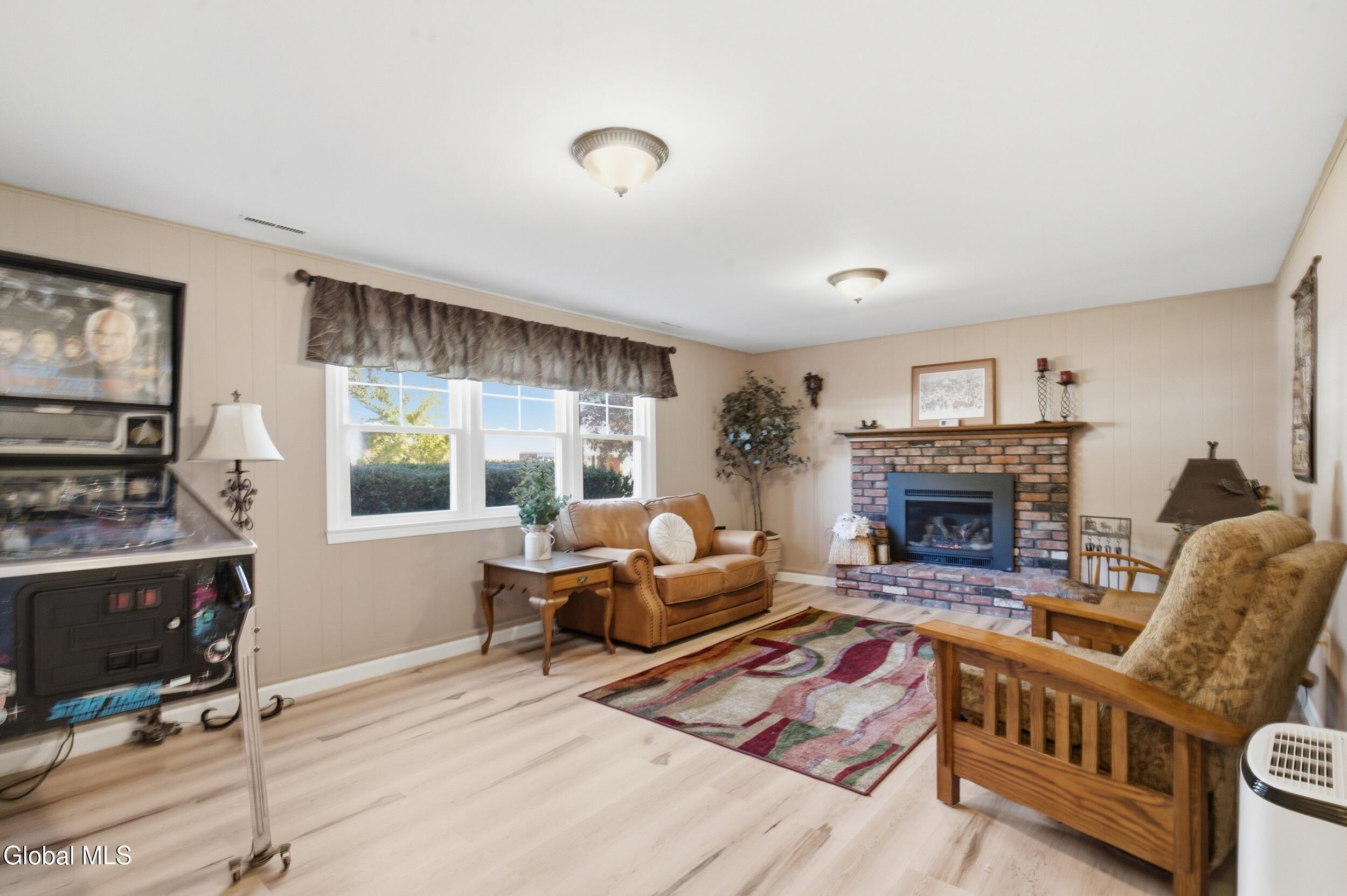 30 Hadel Road Glenville NY 12302