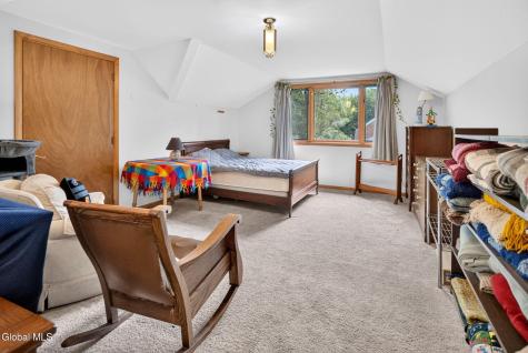 1528 Regent Street Niskayuna NY 12309