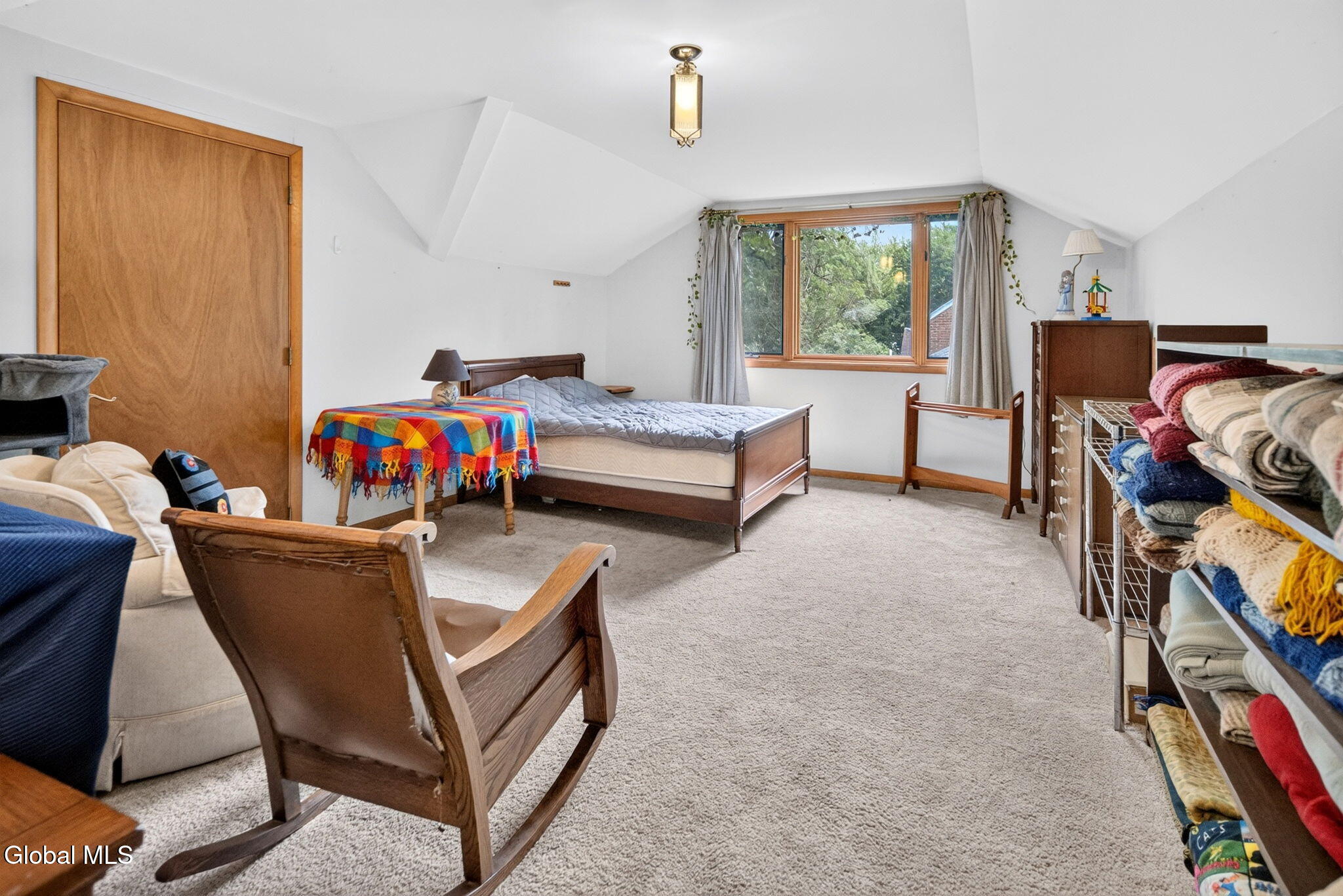 1528 Regent Street Niskayuna NY 12309