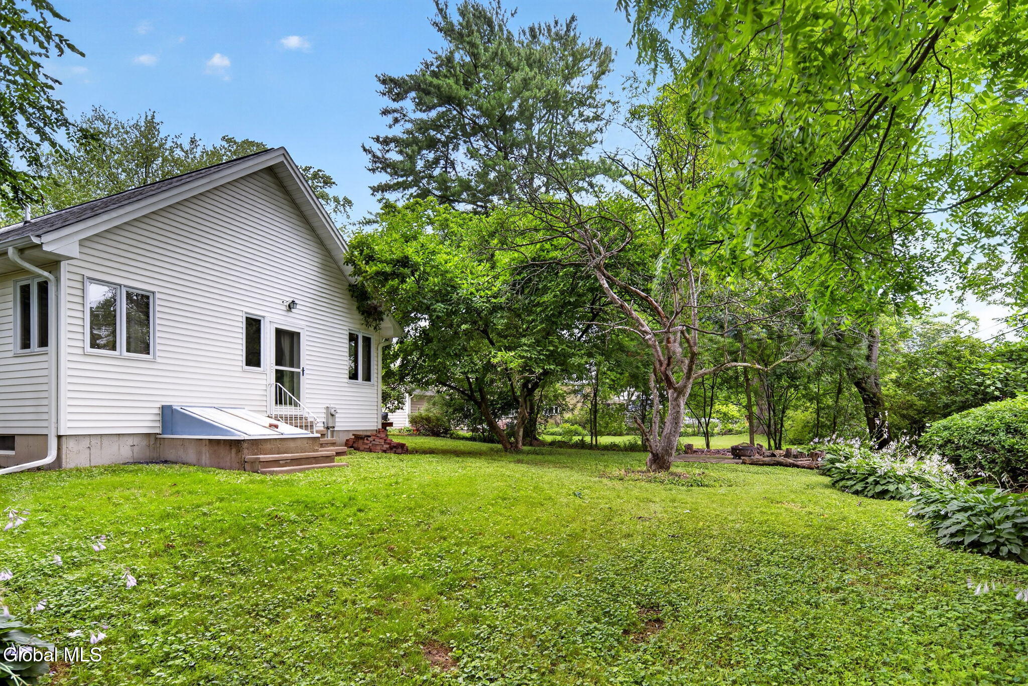 1528 Regent Street Niskayuna NY 12309
