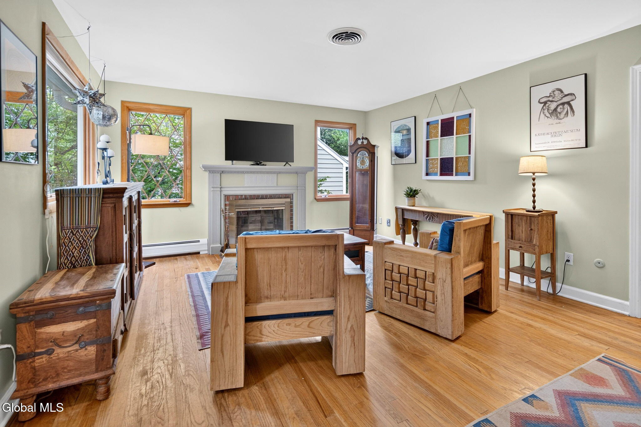 1528 Regent Street Niskayuna NY 12309