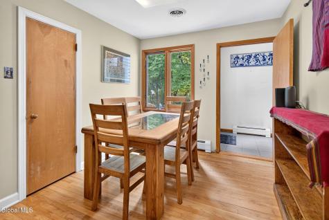 1528 Regent Street Niskayuna NY 12309