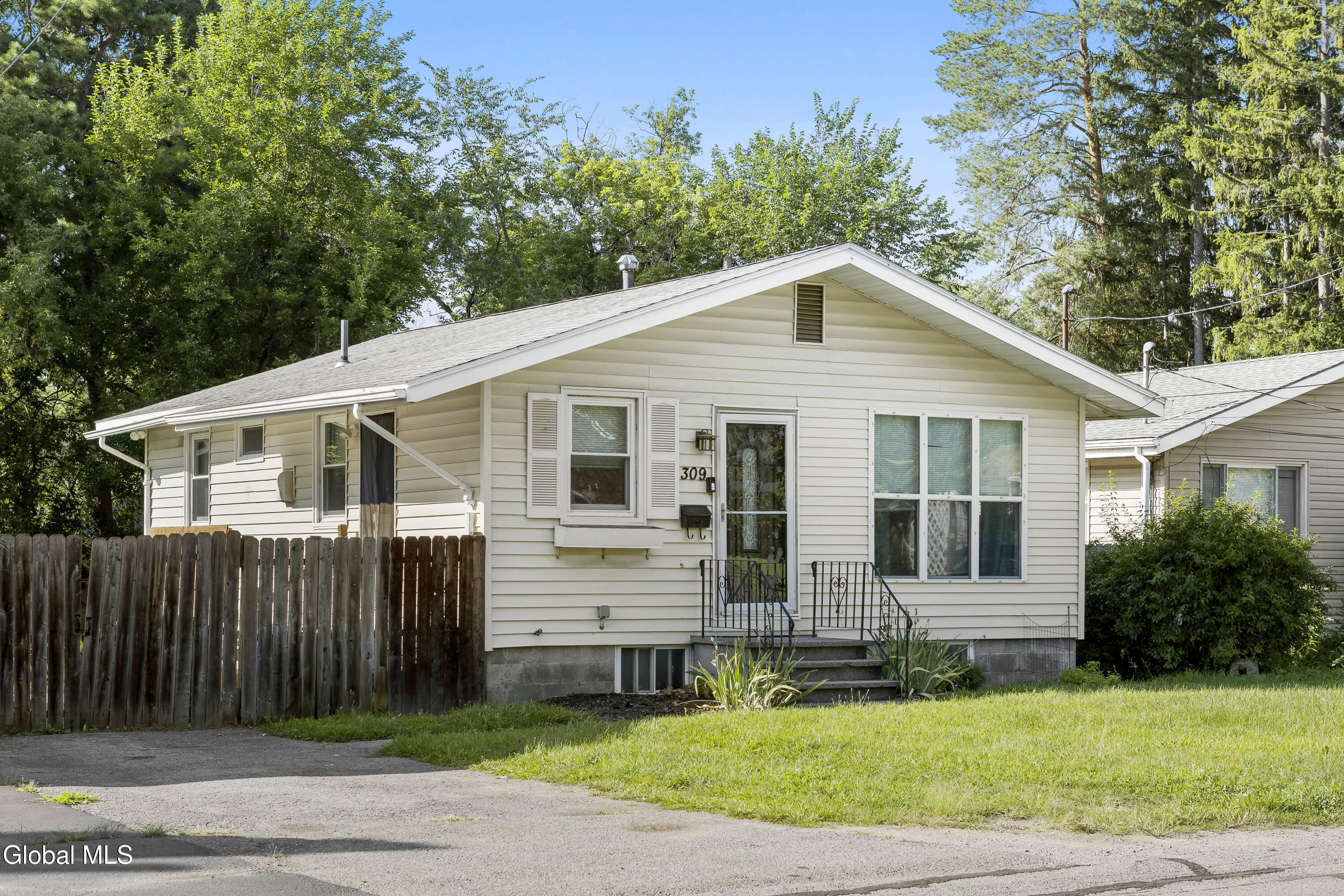 309 Manchester Road Schenectady NY 12304