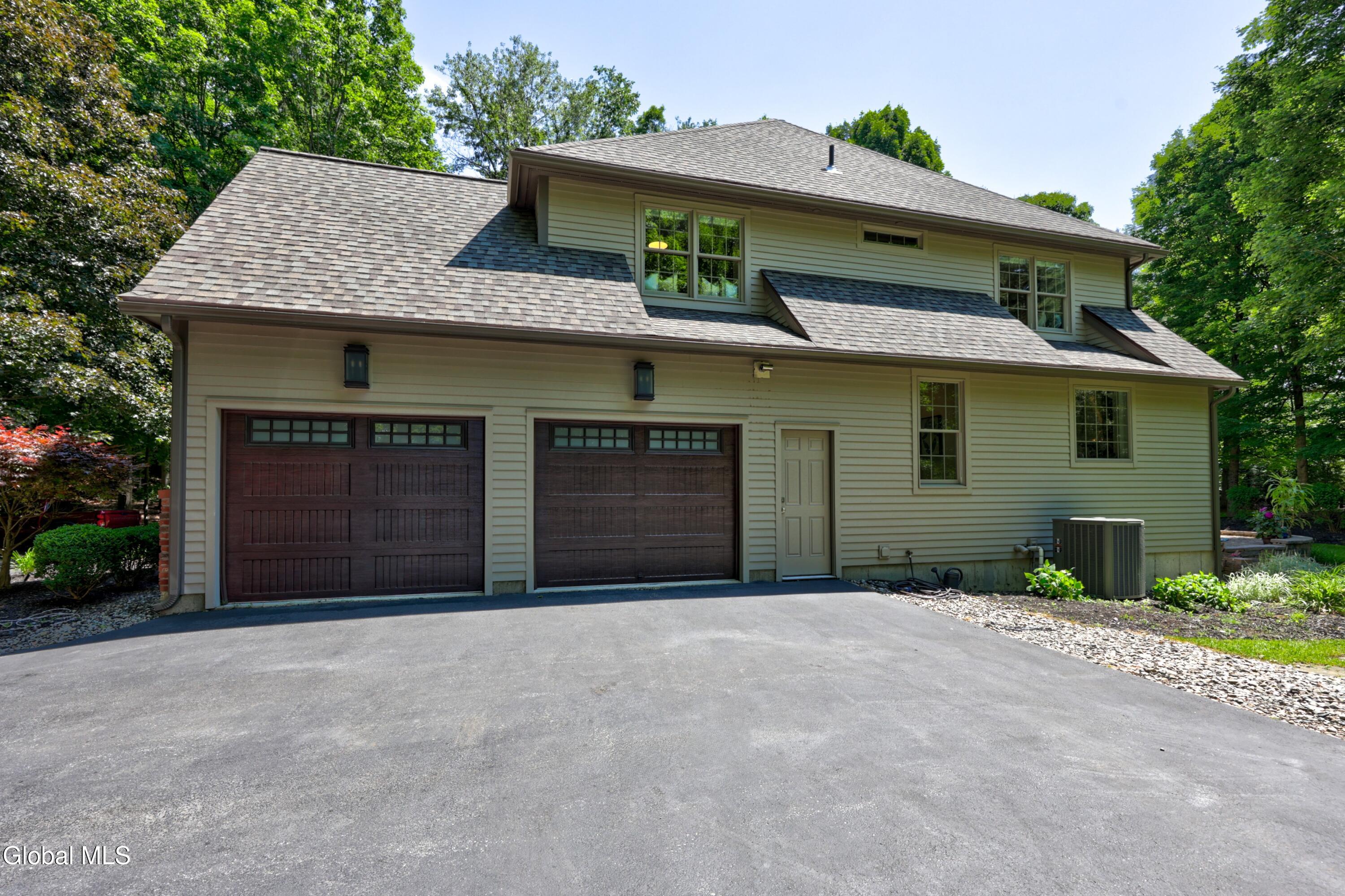1 Oak Brook Boulevard Saratoga Springs NY 12866