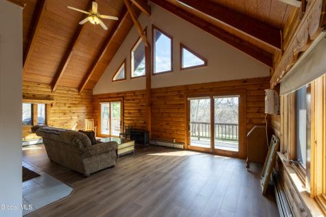 2 Cesta Lane Troy NY 12180