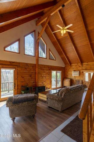 2 Cesta Lane Troy NY 12180