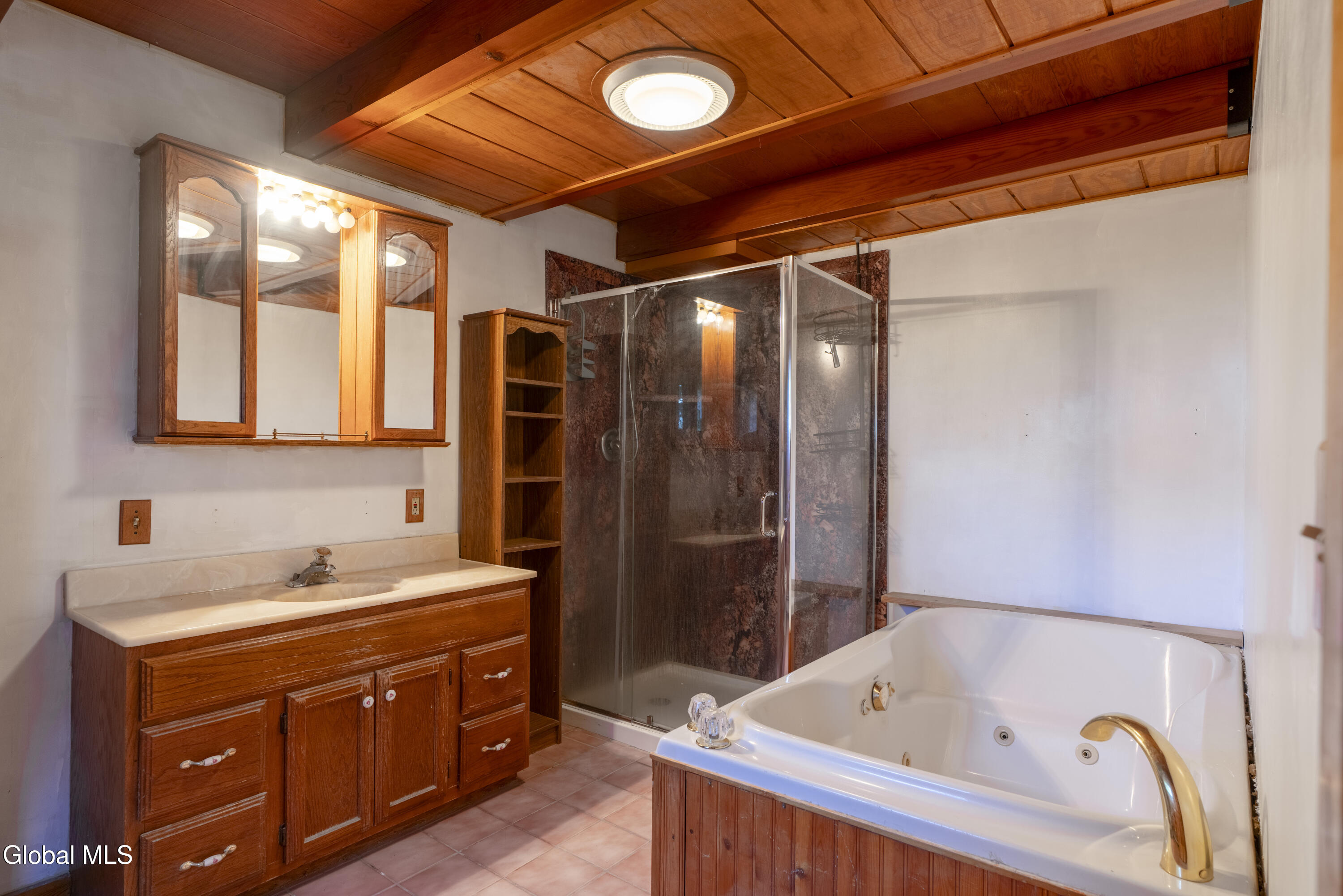 2 Cesta Lane Troy NY 12180