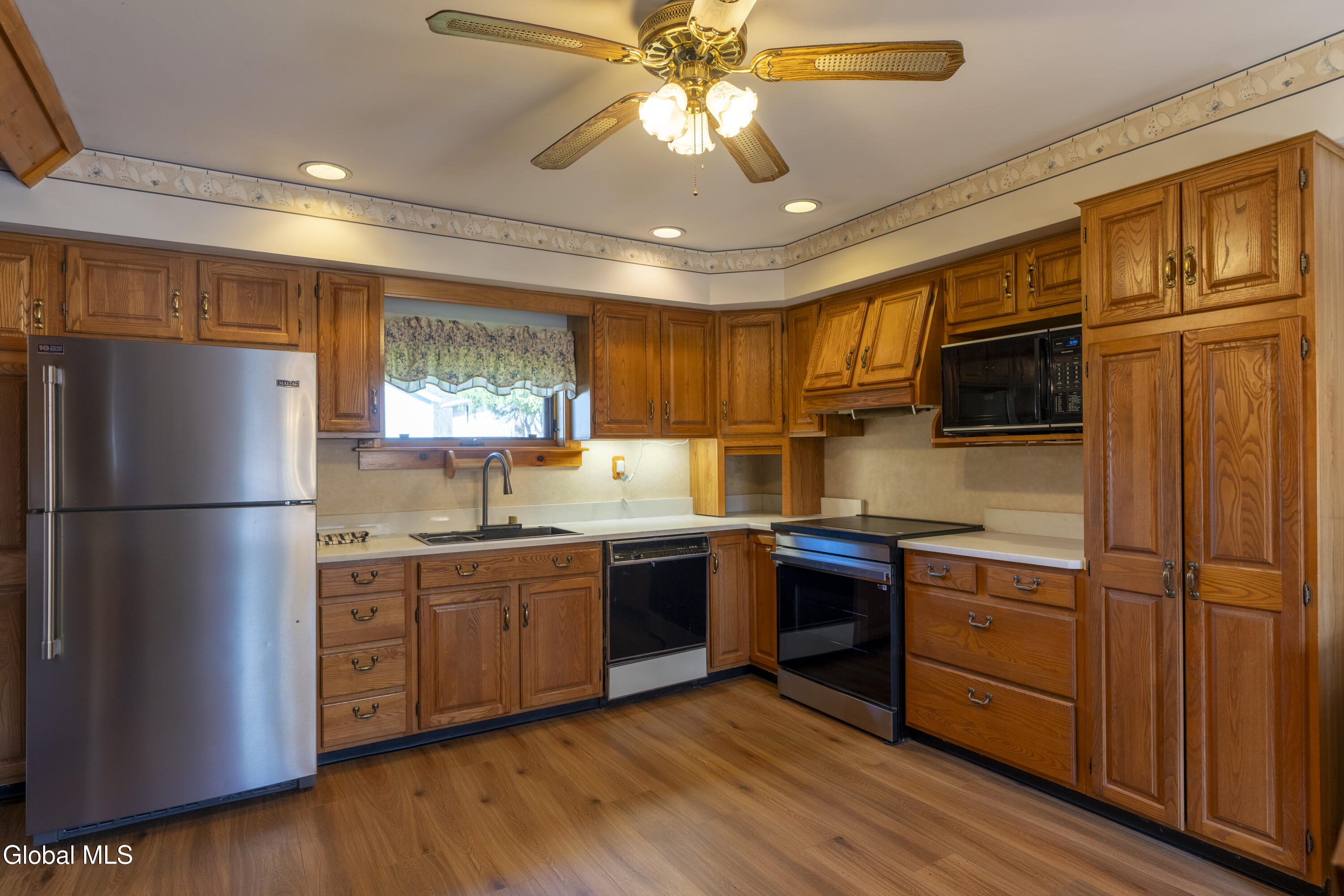 2 Cesta Lane Troy NY 12180
