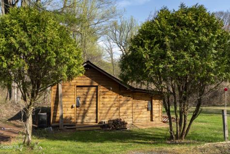 2 Cesta Lane Troy NY 12180
