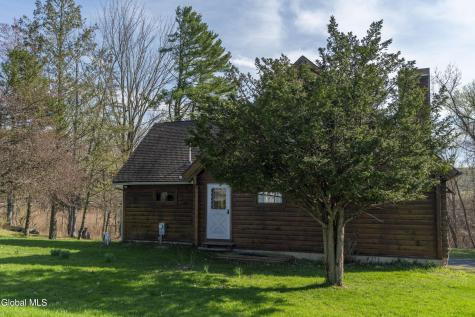 2 Cesta Lane Troy NY 12180