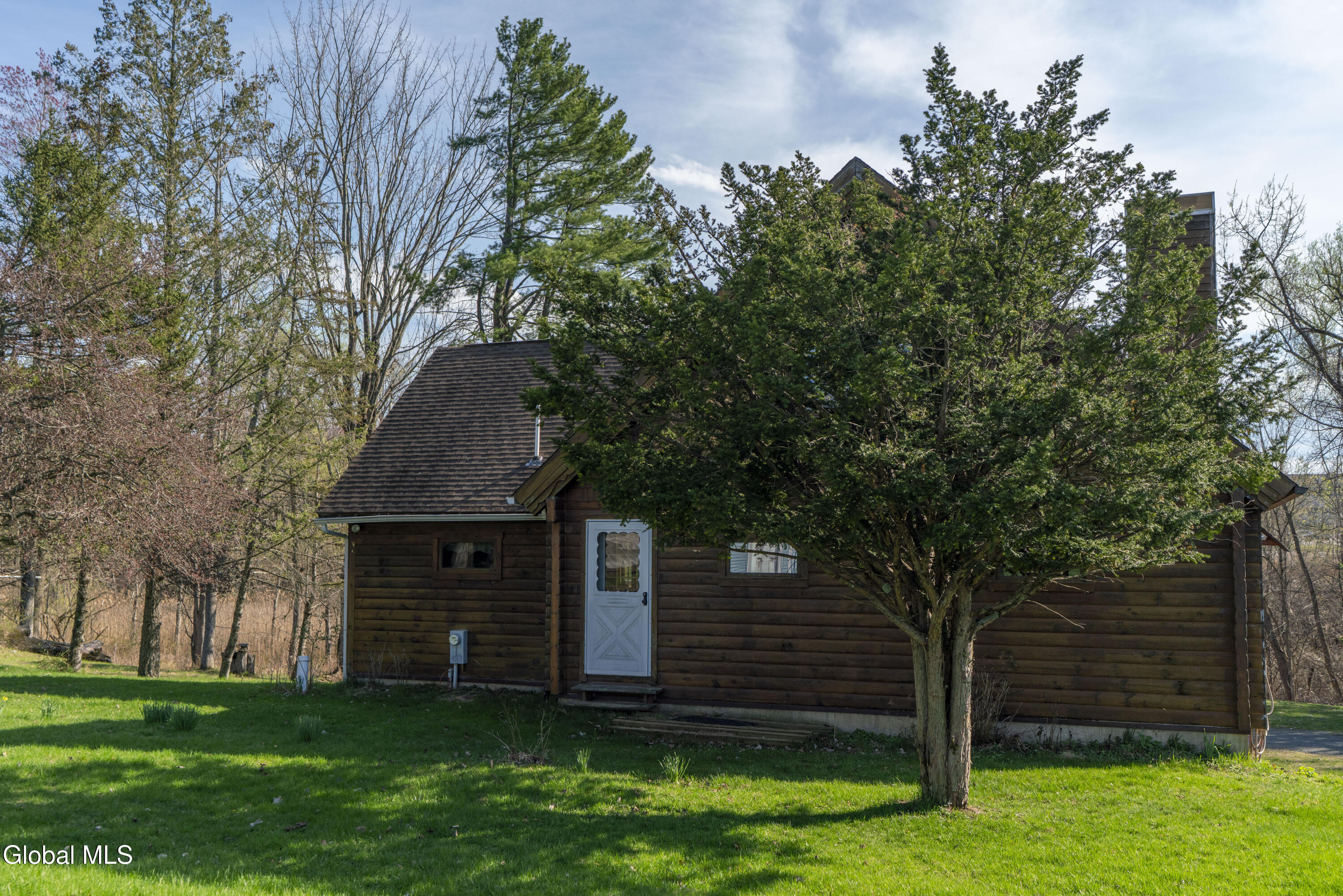 2 Cesta Lane Troy NY 12180