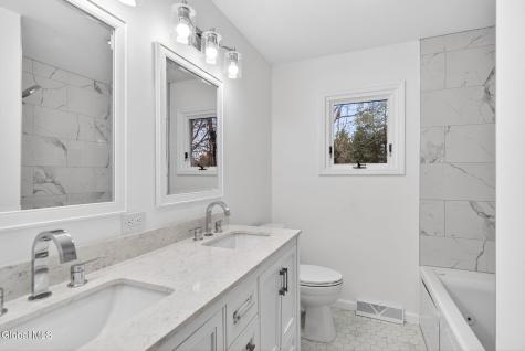 5 Greenridge Drive Clifton Park NY 12065