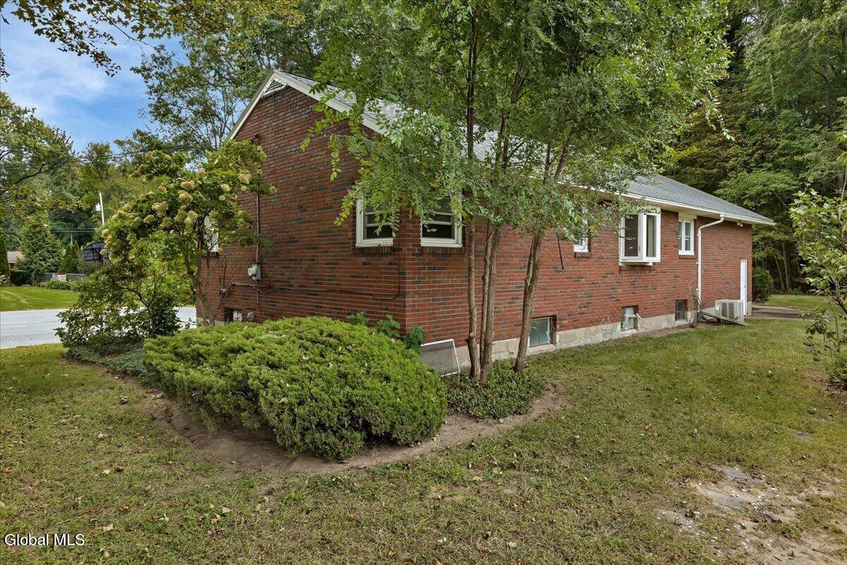 1045 O'brien Avenue Schenectady NY 12303