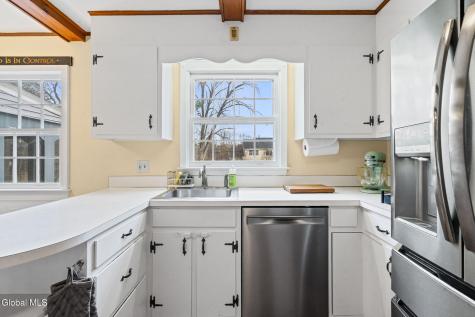 1174 Godfrey Lane Niskayuna NY 12309