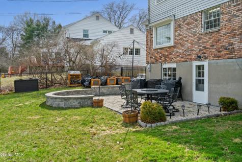 1174 Godfrey Lane Niskayuna NY 12309